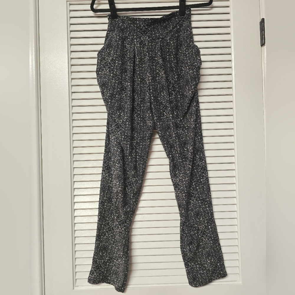 French Laundry - Black & White Lightweight Sretch Pants With Pockets